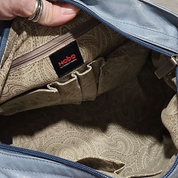 HOBO Pale Blue Gray Leather Med Crossbody Handbag - Picture 7 of 8